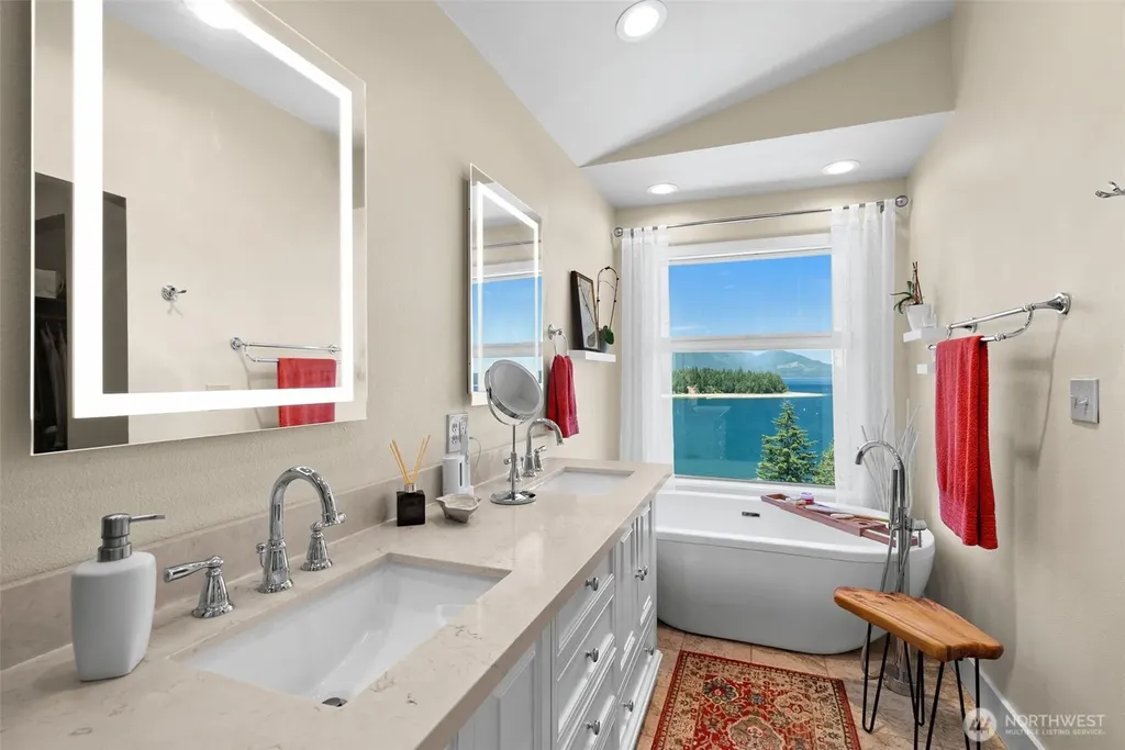 8625 Leeward Avenue NW Seabeck WA 98380