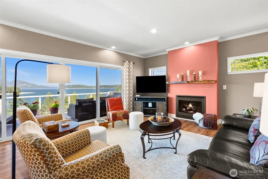 8625 Leeward Avenue NW Seabeck WA 98380