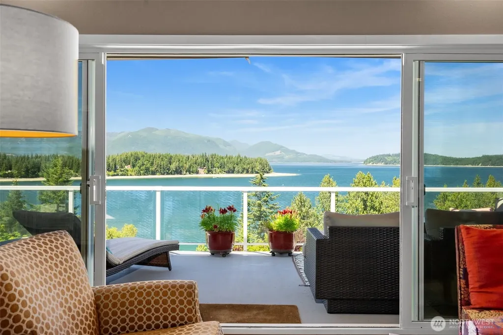 8625 Leeward Avenue NW Seabeck WA 98380