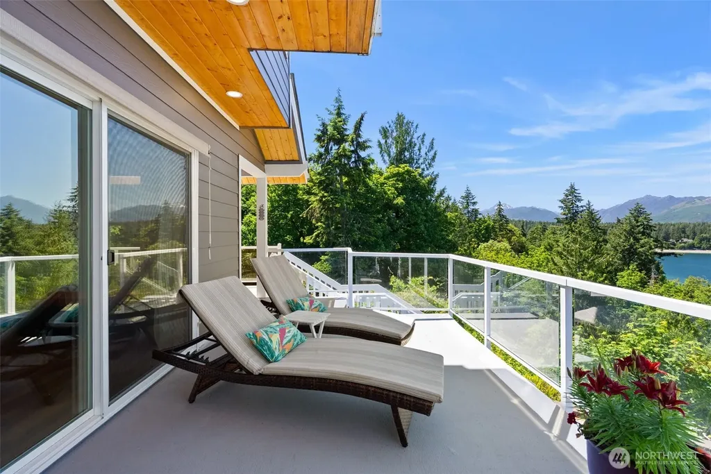 8625 Leeward Avenue NW Seabeck WA 98380