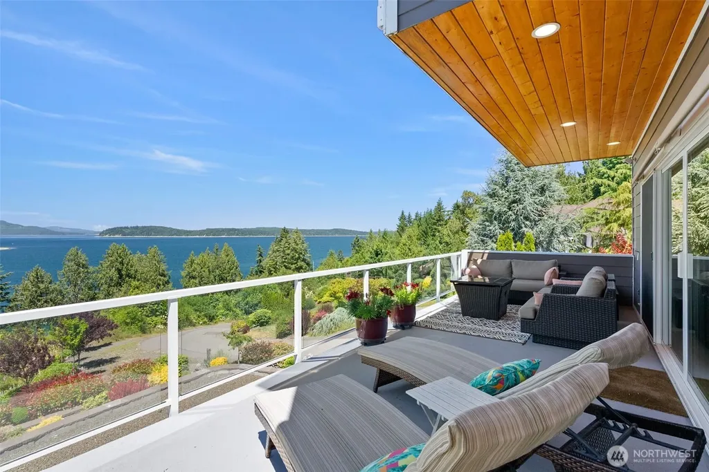 8625 Leeward Avenue NW Seabeck WA 98380