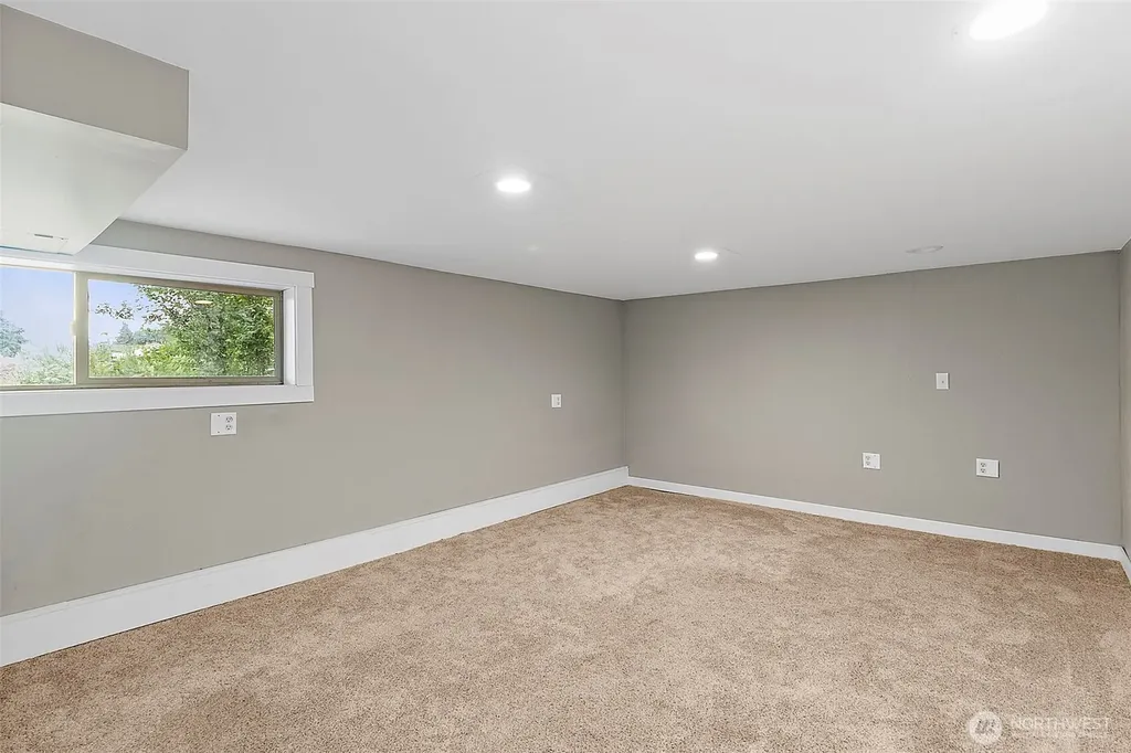 9656 Beacon Avenue S Seattle WA 98118