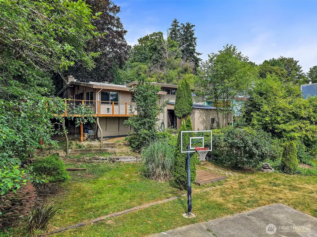 9656 Beacon Avenue S Seattle WA 98118