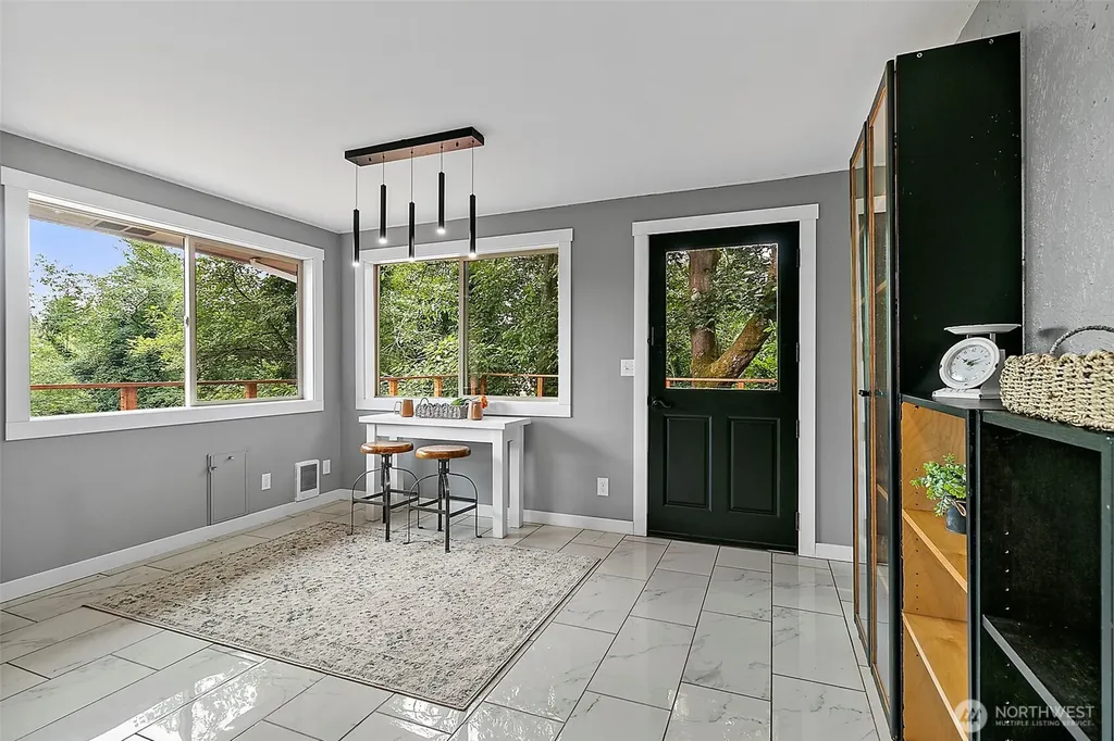 9656 Beacon Avenue S Seattle WA 98118