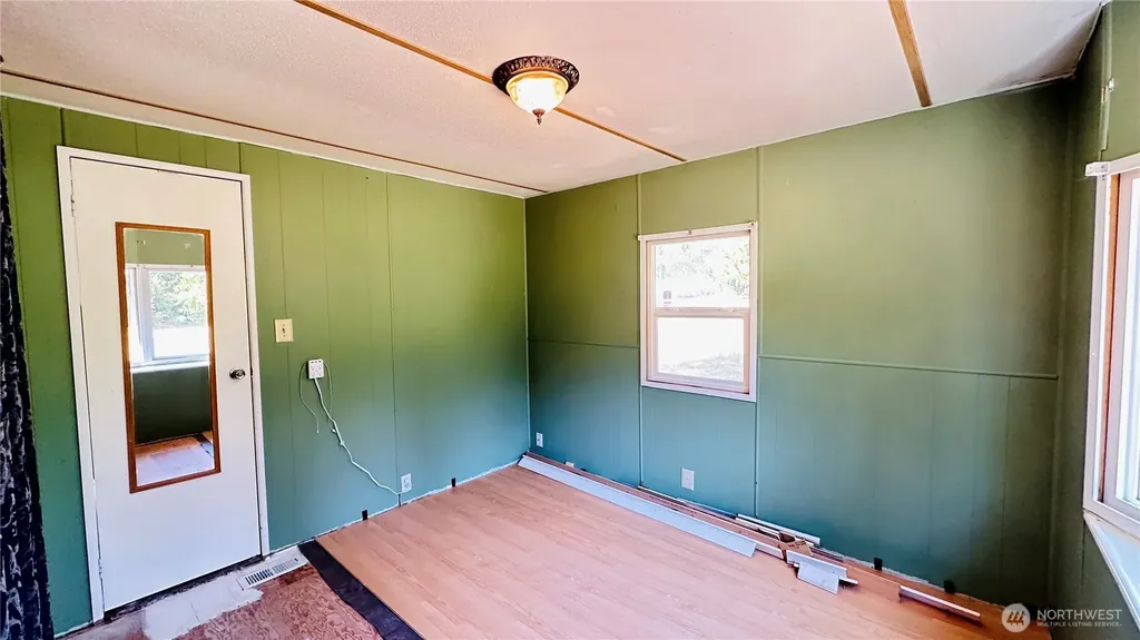 11 E Michigan School Road Sequim WA 98382