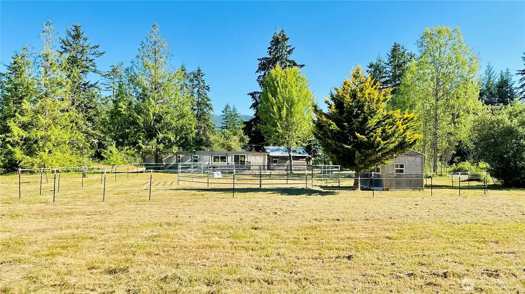 11 E Michigan School Road Sequim WA 98382