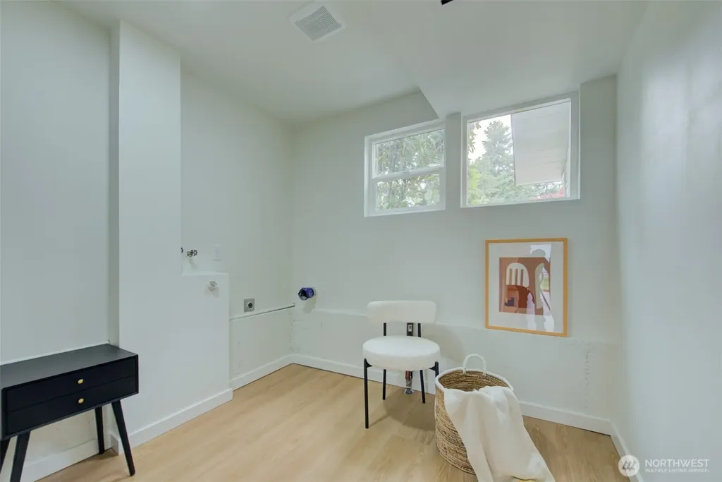 4303 NE 24th Street Renton WA 98059