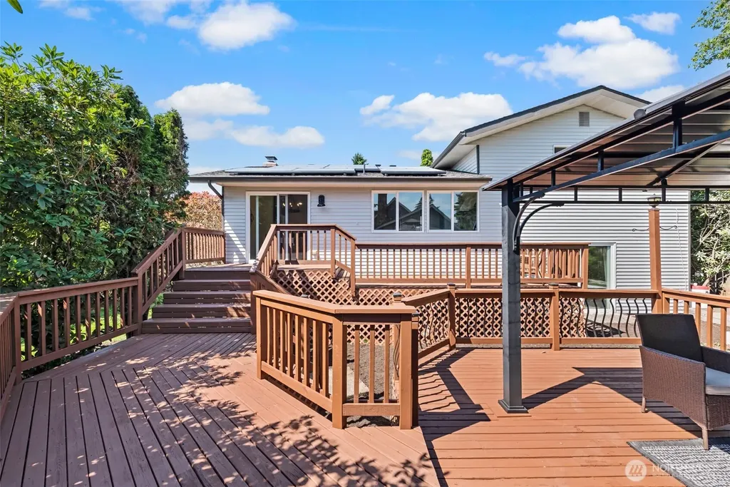 4303 NE 24th Street Renton WA 98059