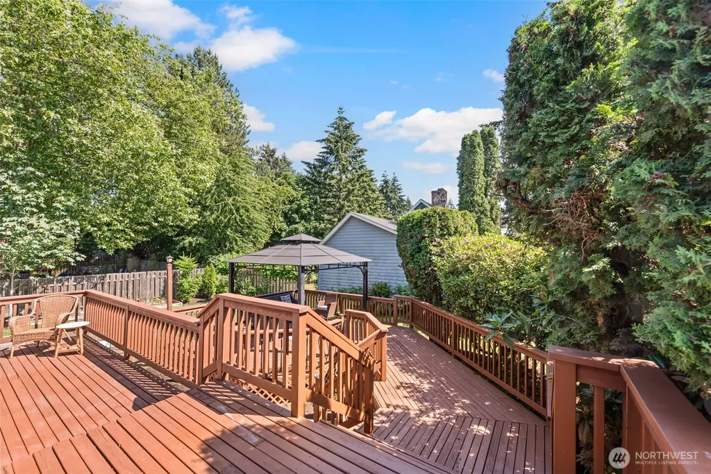 4303 NE 24th Street Renton WA 98059