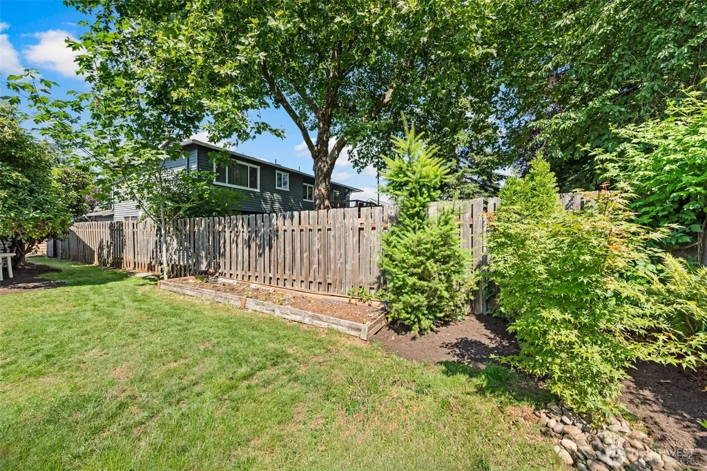 4303 NE 24th Street Renton WA 98059