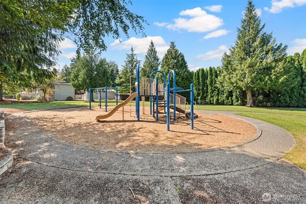 4303 NE 24th Street Renton WA 98059