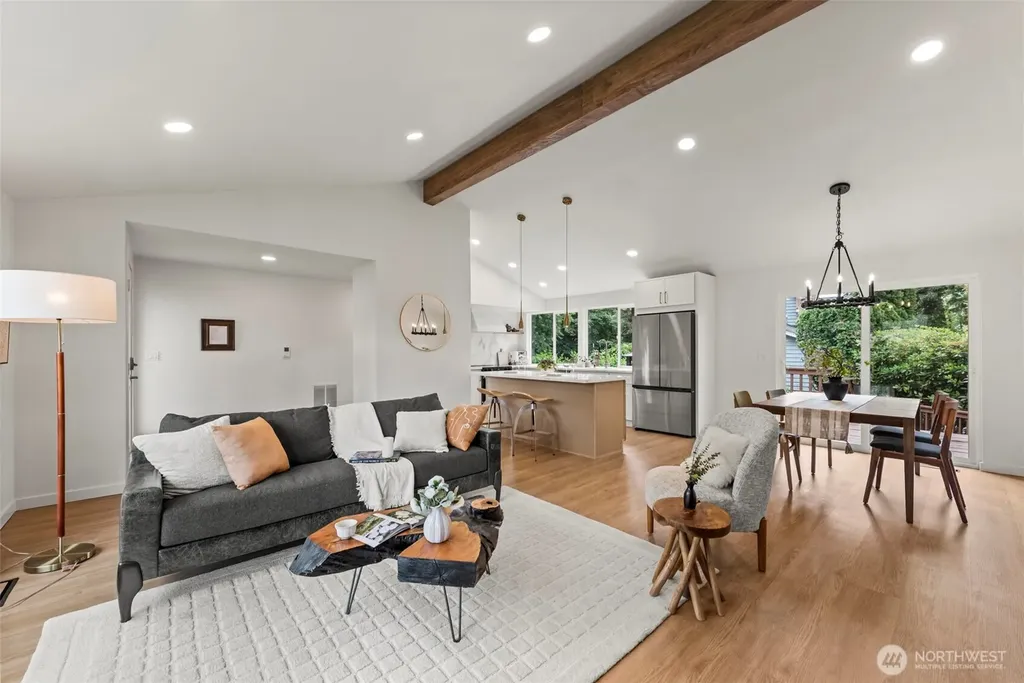 4303 NE 24th Street Renton WA 98059