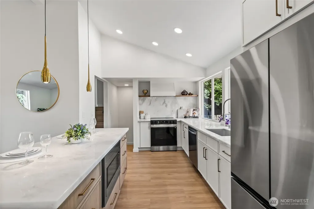 4303 NE 24th Street Renton WA 98059
