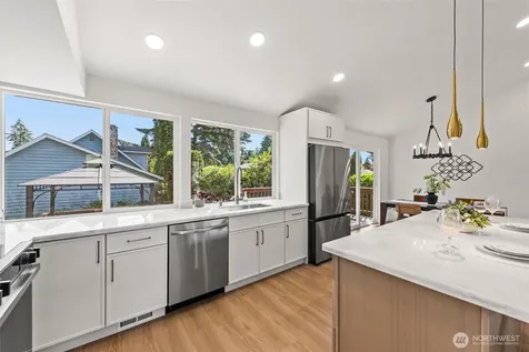 4303 NE 24th Street Renton WA 98059