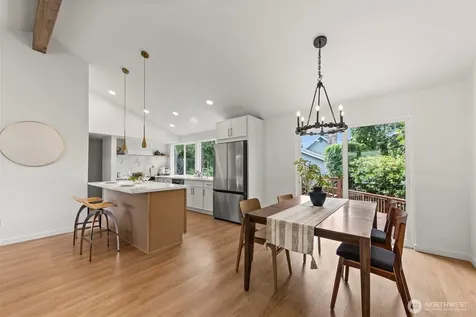 4303 NE 24th Street Renton WA 98059