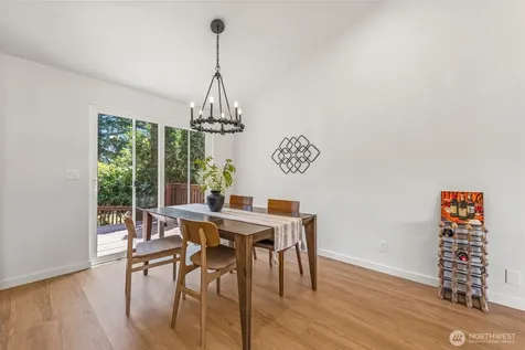 4303 NE 24th Street Renton WA 98059