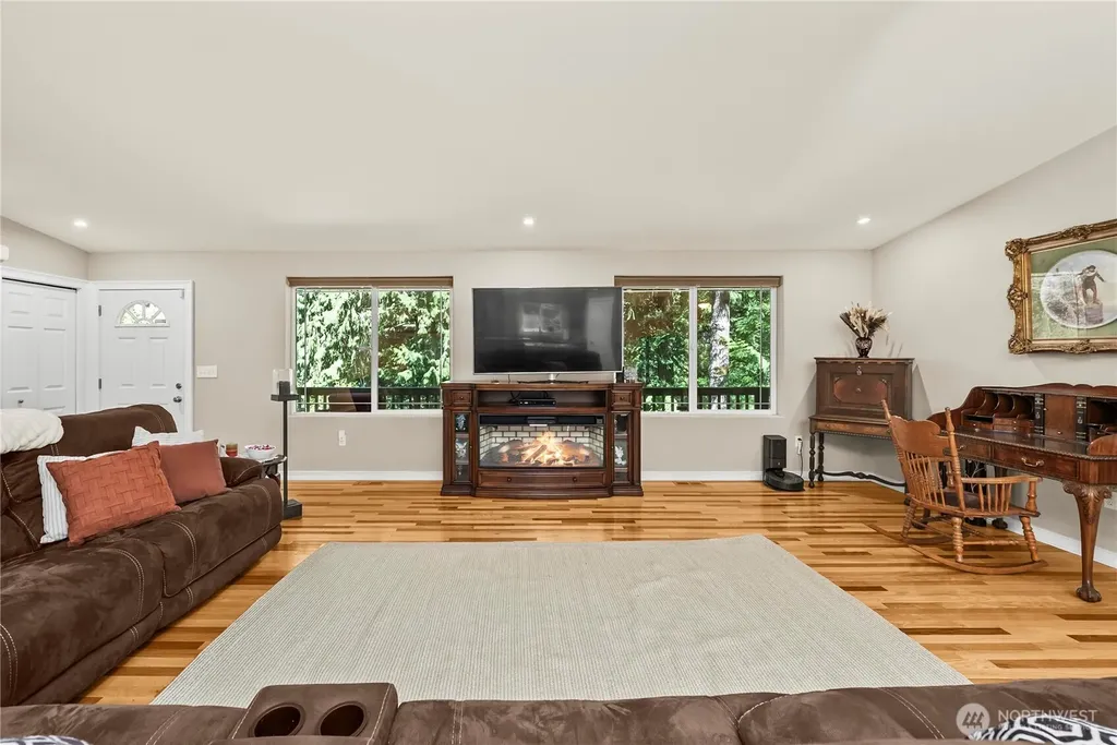 17118 S Vaughn Road NW Vaughn WA 98394