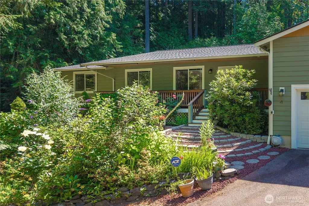 17118 S Vaughn Road NW Vaughn WA 98394