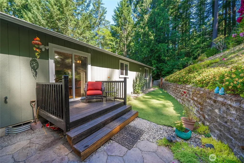 17118 S Vaughn Road NW Vaughn WA 98394
