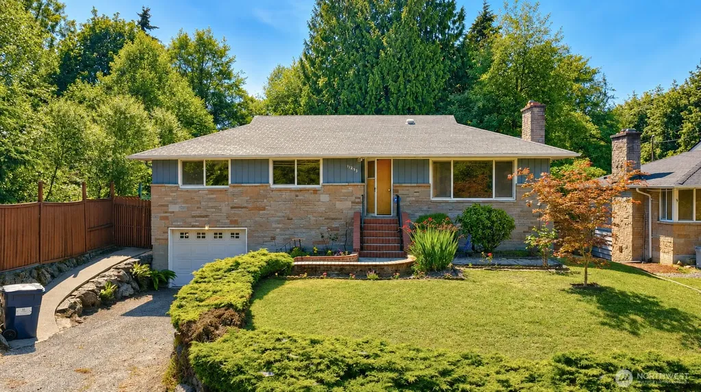 11253 12th Avenue S Seattle WA 98168