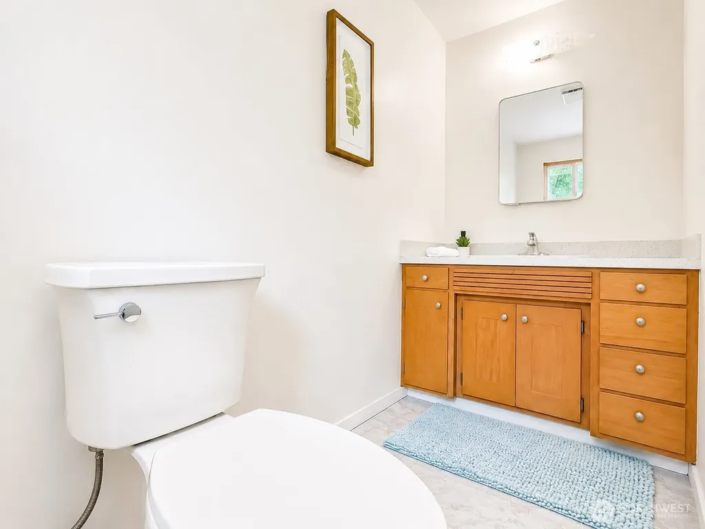 11253 12th Avenue S Seattle WA 98168