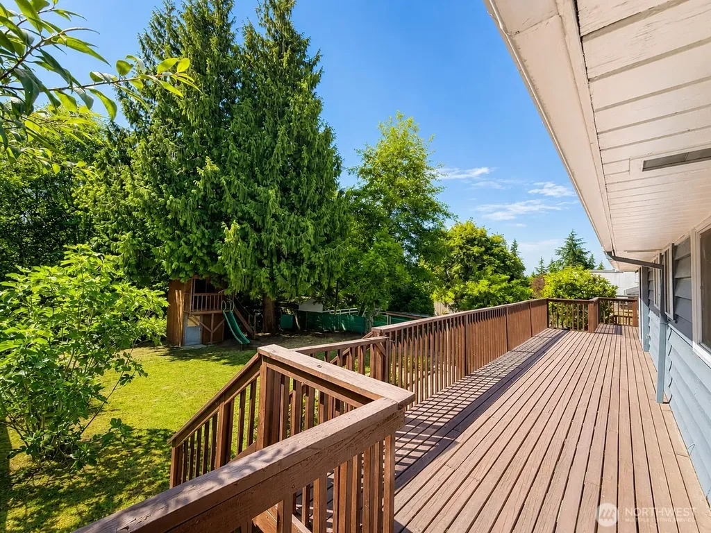 11253 12th Avenue S Seattle WA 98168