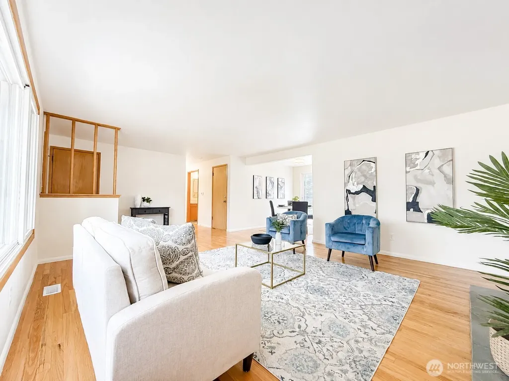 11253 12th Avenue S Seattle WA 98168