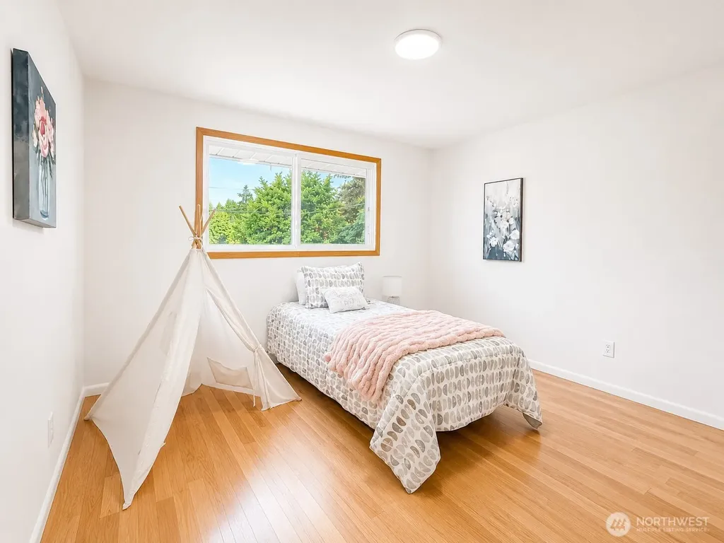 11253 12th Avenue S Seattle WA 98168