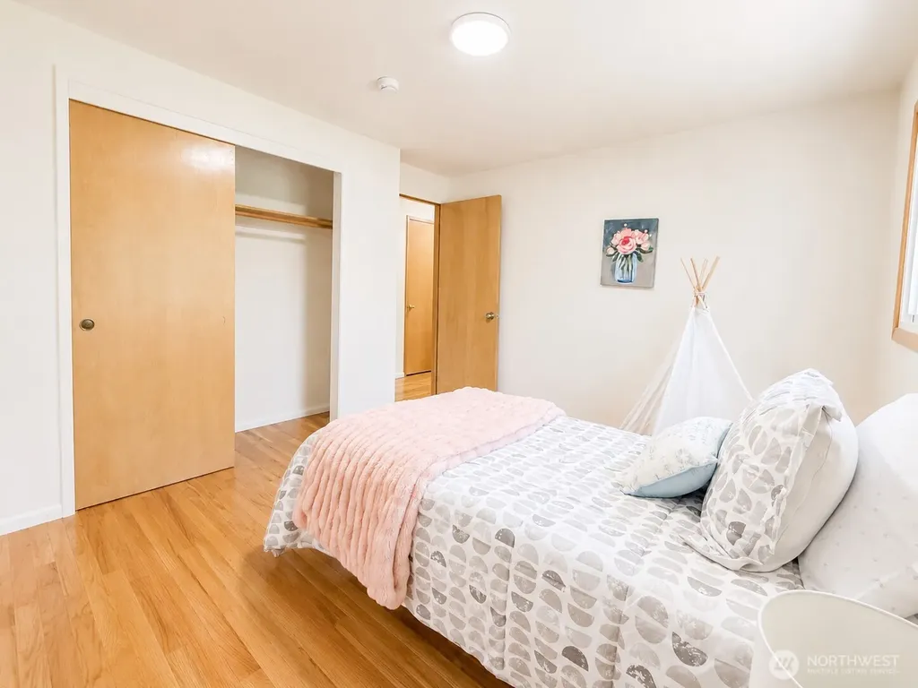 11253 12th Avenue S Seattle WA 98168