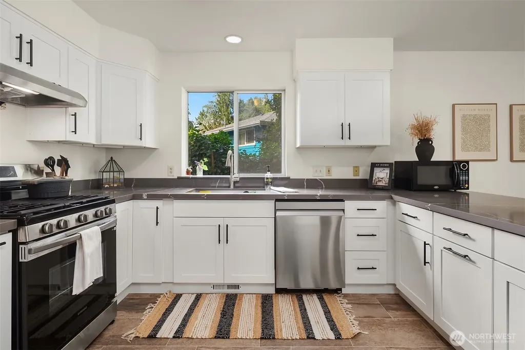 7805 186th Street SW Edmonds WA 98026