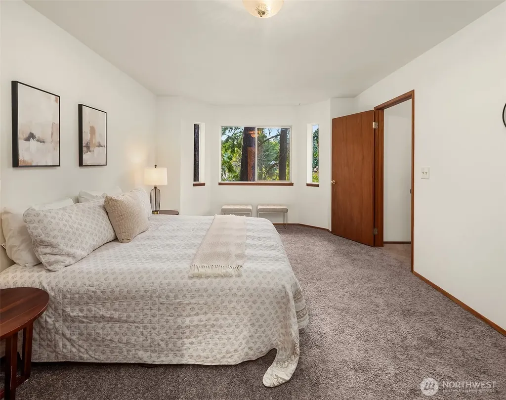 7805 186th Street SW Edmonds WA 98026