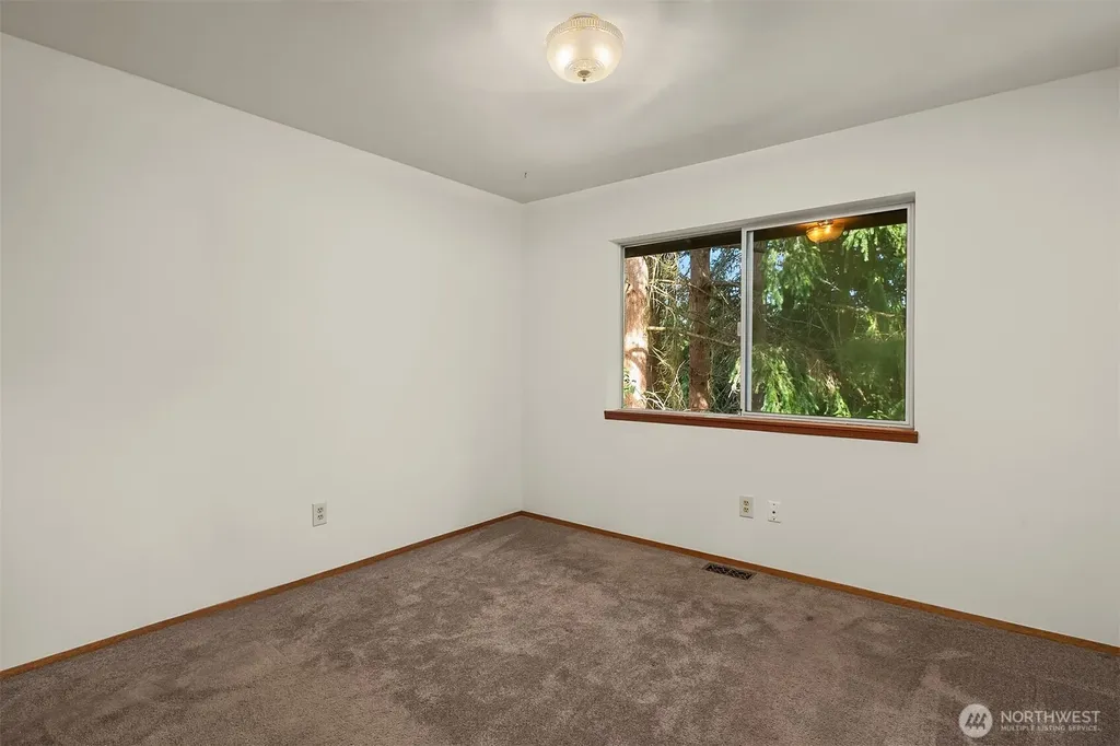 7805 186th Street SW Edmonds WA 98026