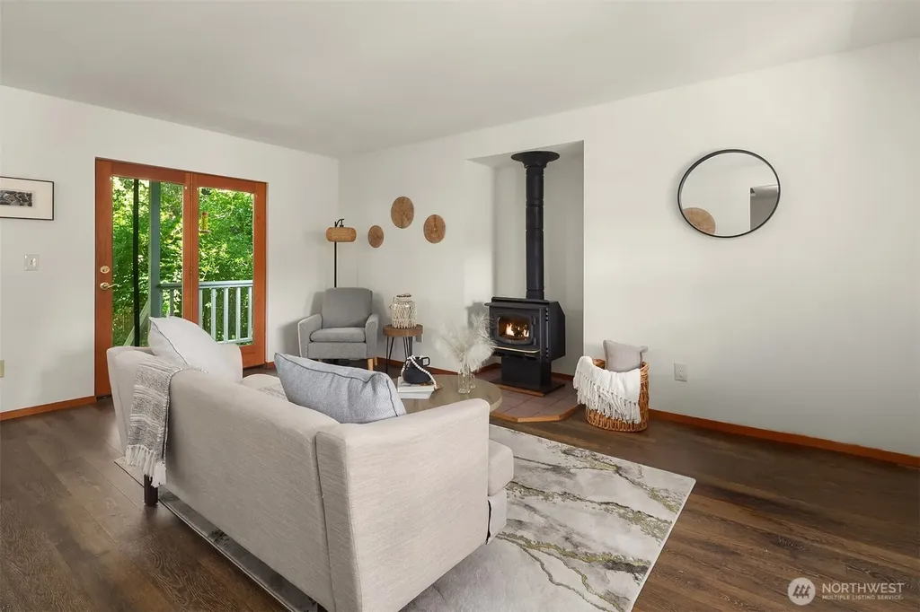 7805 186th Street SW Edmonds WA 98026