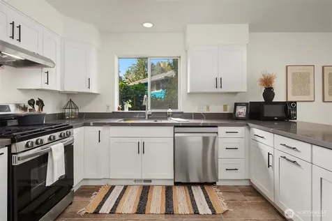 7805 186th Street SW Edmonds WA 98026
