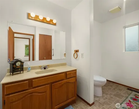 7805 186th Street SW Edmonds WA 98026