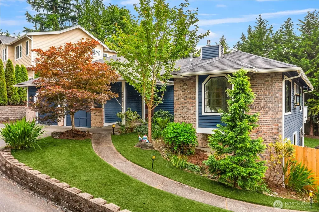 8227 NE 166th Street Kenmore WA 98028
