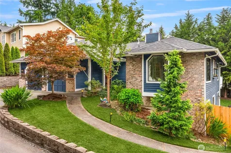 8227 NE 166th Street Kenmore WA 98028