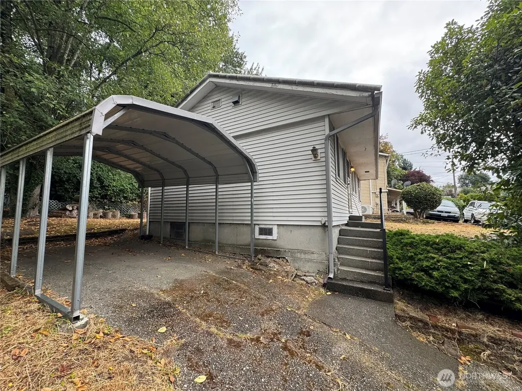 3708 S Perry Street Seattle WA 98118