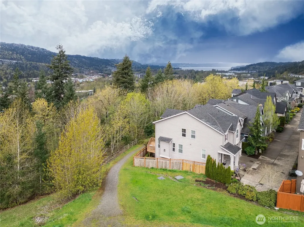 801 3rd Place NE Issaquah WA 98029