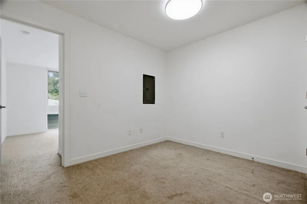 14013 Greenwood Avenue N Seattle WA 98133