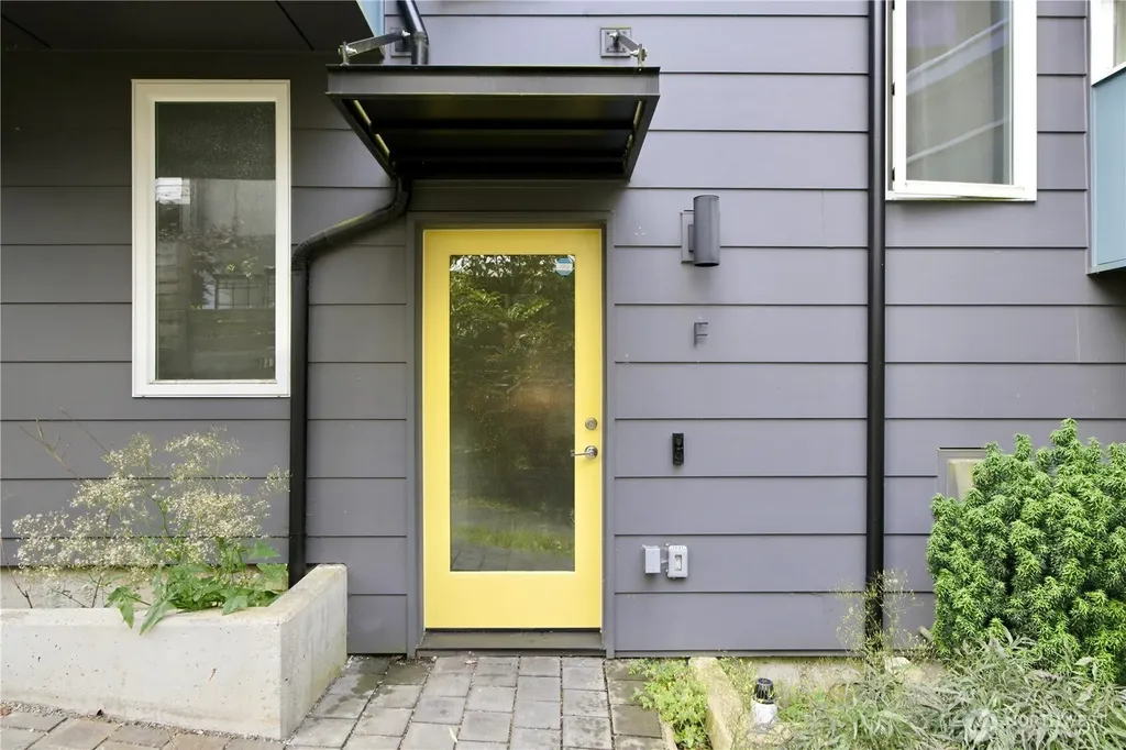 14013 Greenwood Avenue N Seattle WA 98133