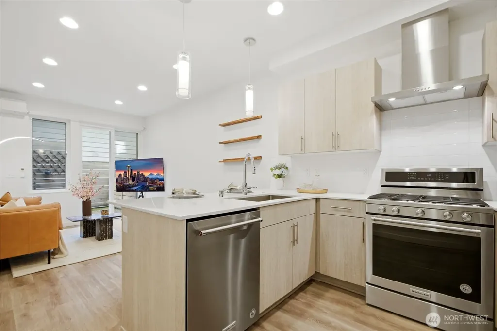 14013 Greenwood Avenue N Seattle WA 98133