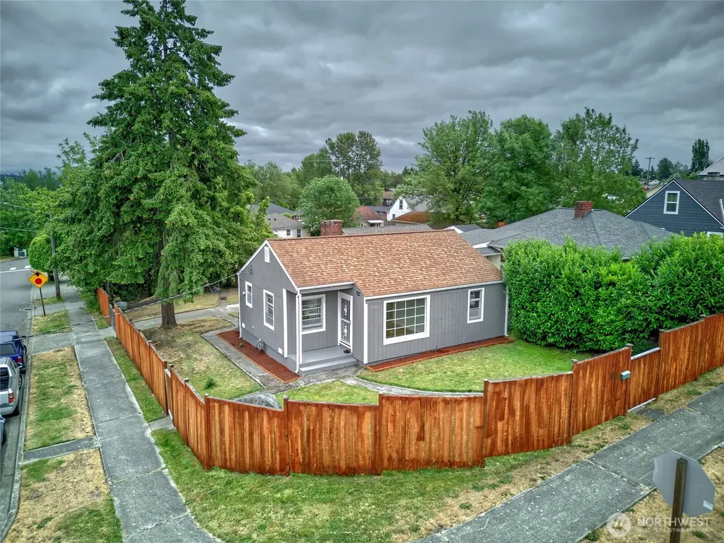 13504 35th Avenue S Tukwila WA 98168