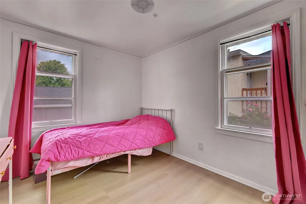 13504 35th Avenue S Tukwila WA 98168