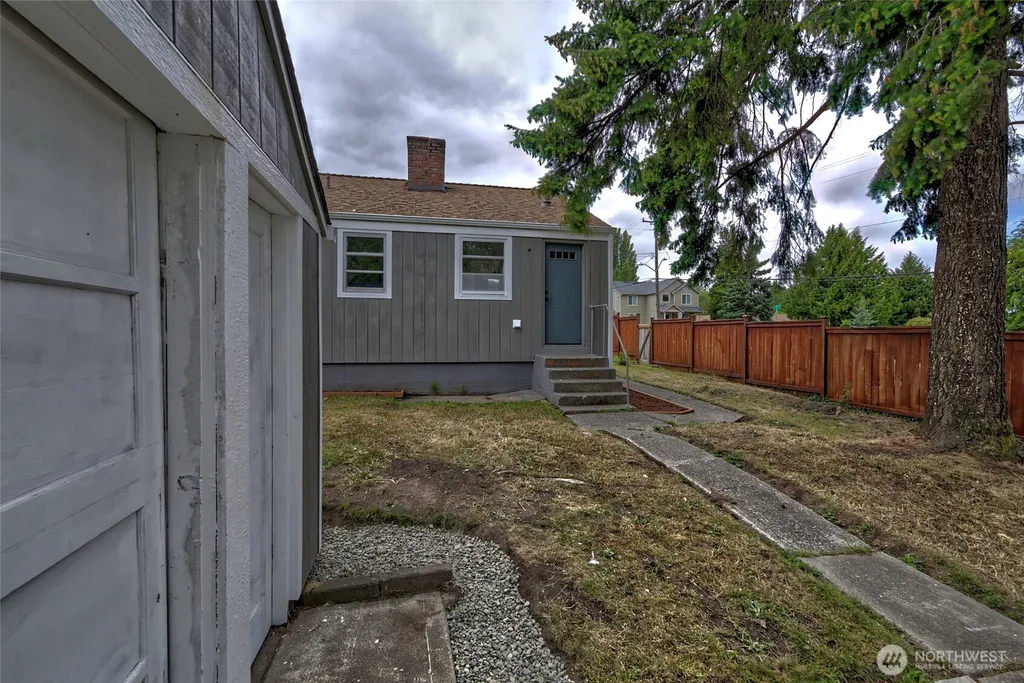 13504 35th Avenue S Tukwila WA 98168