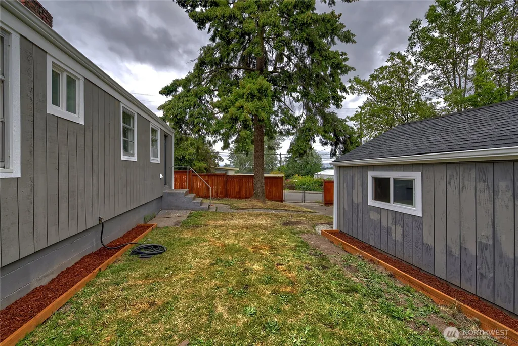 13504 35th Avenue S Tukwila WA 98168
