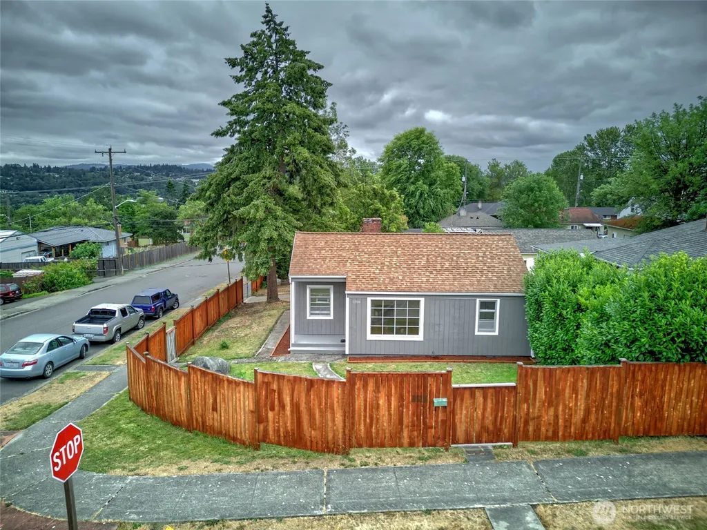 13504 35th Avenue S Tukwila WA 98168