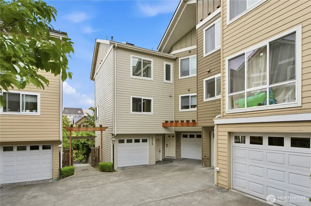 936 N 35th Street Seattle WA 98103