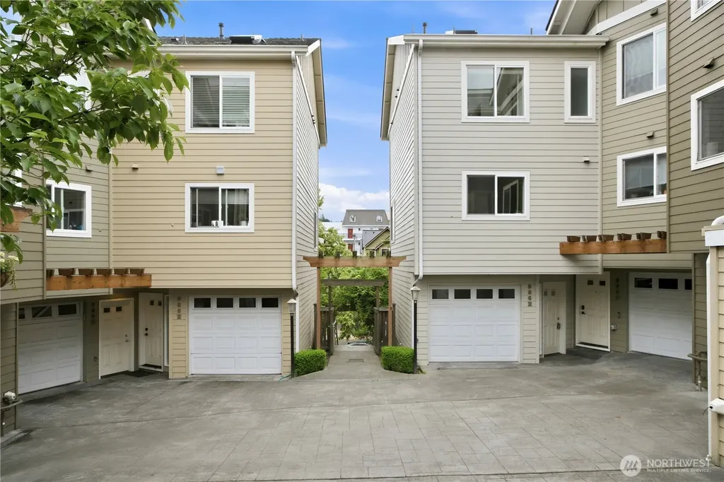 936 N 35th Street Seattle WA 98103