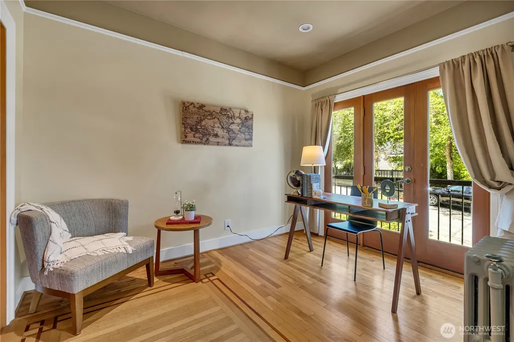 2204 3rd Avenue W Seattle WA 98119